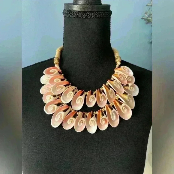 NEW Free People Collier Two Strangers Shell Statement Necklace 💕Hard to Find! - Picture 8 of 9